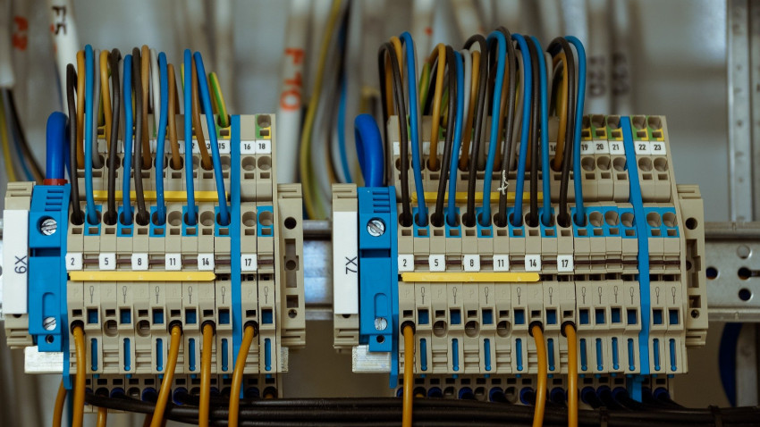 Why are cable trays the best way to protect your cables?
