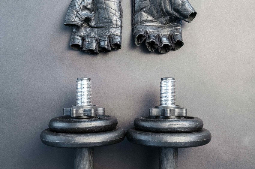 The Difference Between Weight Lifting Gloves And Regular Gym Gloves