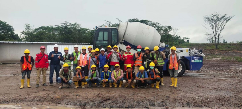 What Can a Self-Loading Concrete Mixer Do?