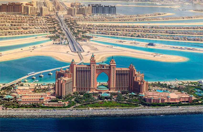 Exploring Business Bay: A Guide to Dubai's Commercial Center
