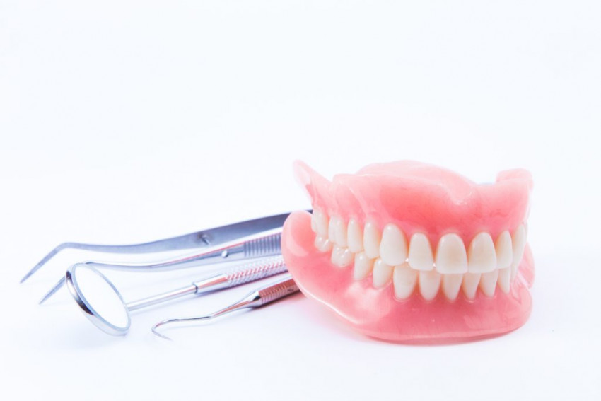 Are you experiencing problems with your dentures?