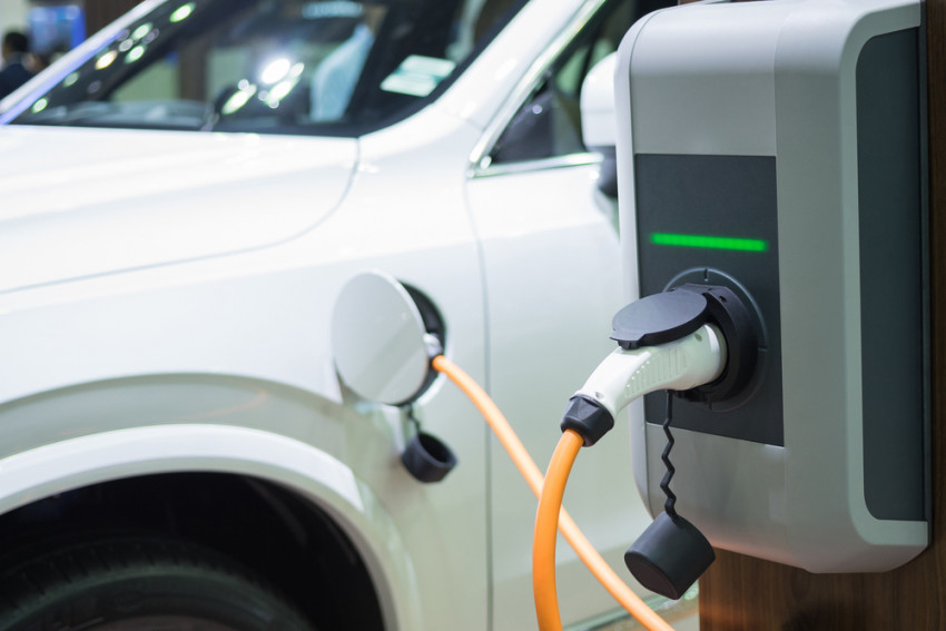 Electric vehicle vs regular combination engine | Which is more efficient?