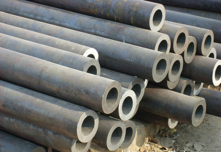 Why do seamless pipes need to be degreased?