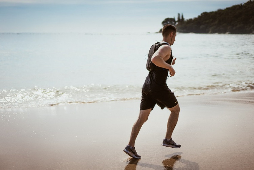 5 Reasons to Never Leave Home Without Your Running Shoes This Summer