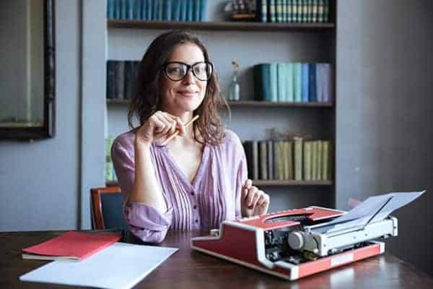 Where Can You Find Copyediting Services For Your Business Writing?