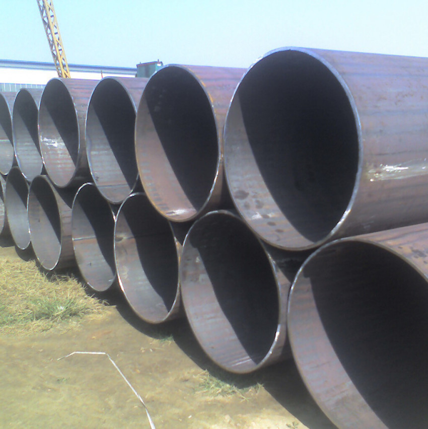 Paint spraying method of straight seam steel pipe