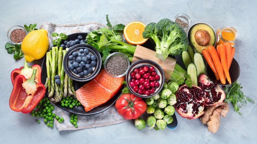 Every Healthy Man Needs These Superfoods in His Diet