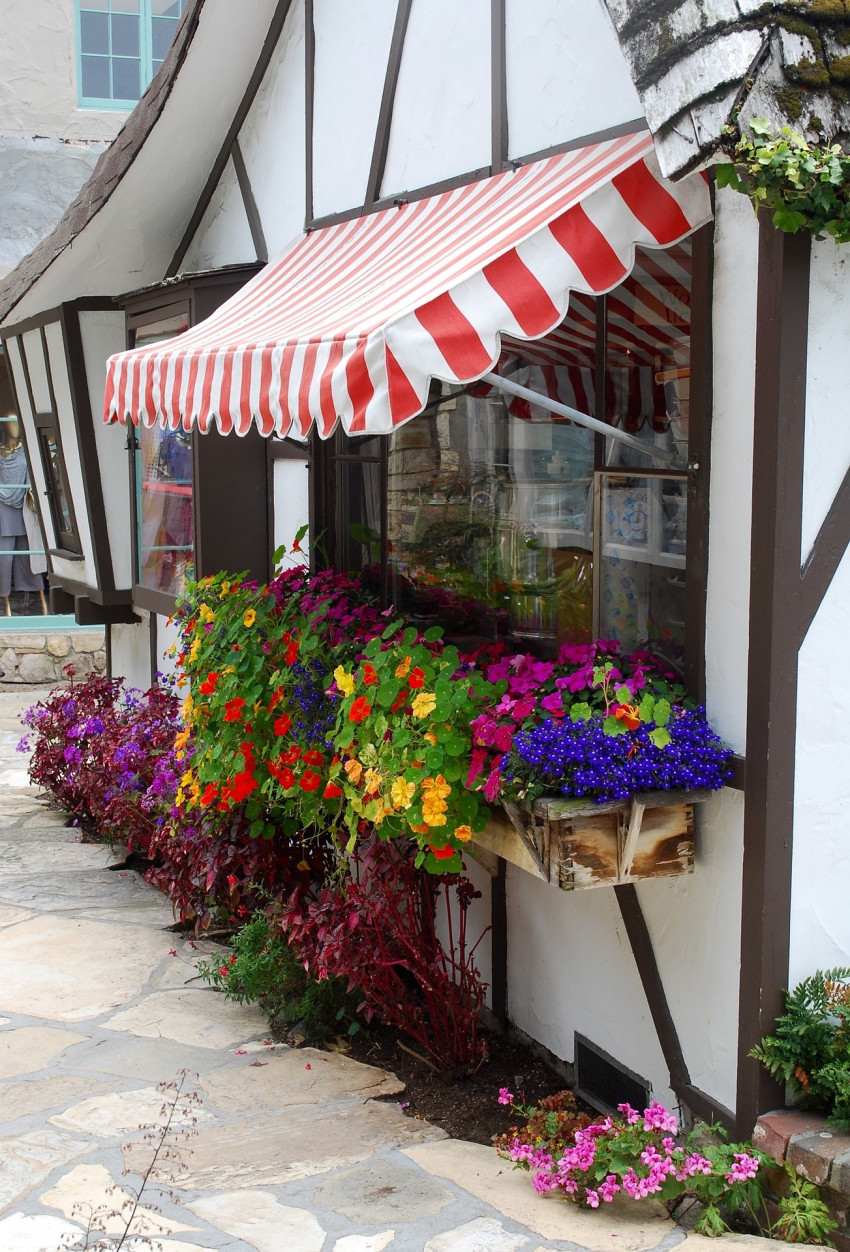 Why Should You Get External Awnings for the Australian Summer?