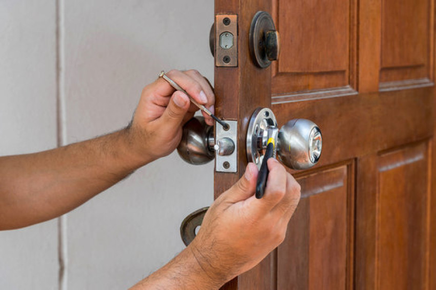 Protecting Your Business: Commercial Locksmith's Tips for Security