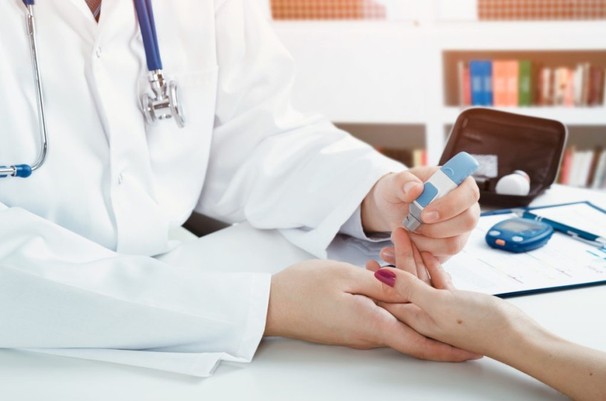 Managing Diabetes With The Best Diabetes Specialist Doctor in Delhi