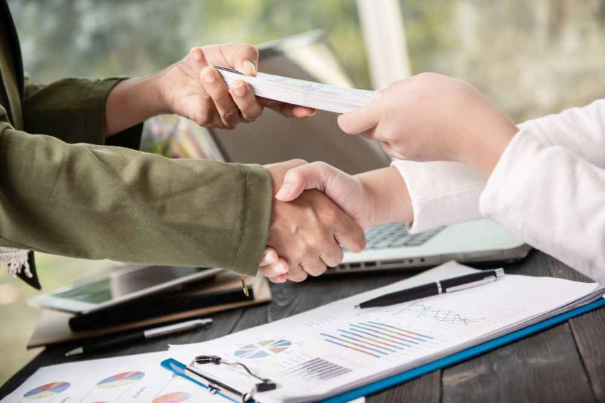 Simplifying Finances: The Benefits of Debt Consolidation Loans in the UAE