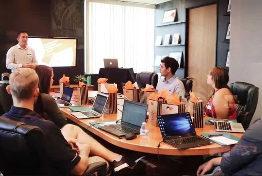 Stay Ahead Of The Curve: Emerging Trends And Innovations In Train The Trainer Courses