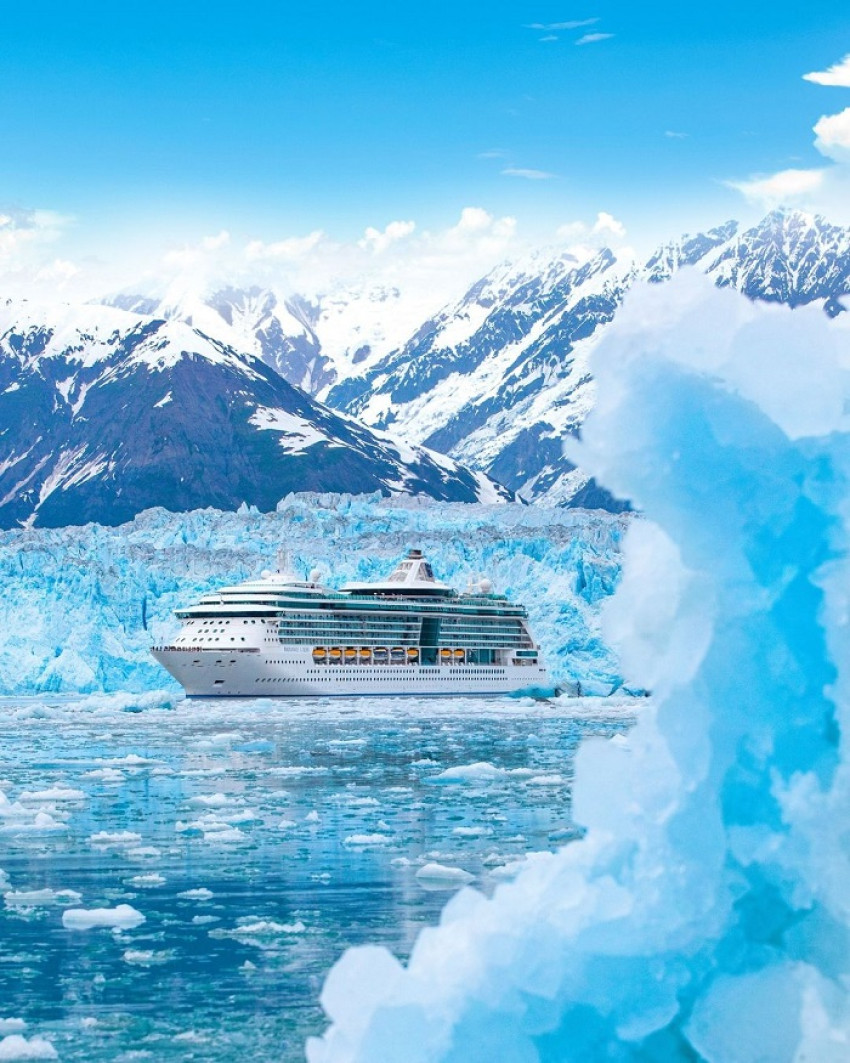 Sobbing at the breathtaking beauty of the world's beautiful glaciers