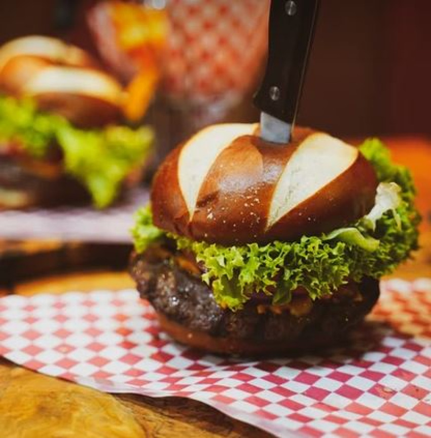 Maximizing Your Restaurant's Reach with a Social Media Marketing Agency