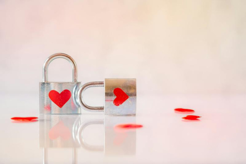 Why Should You Use a 24-hour Emergency Locksmith?