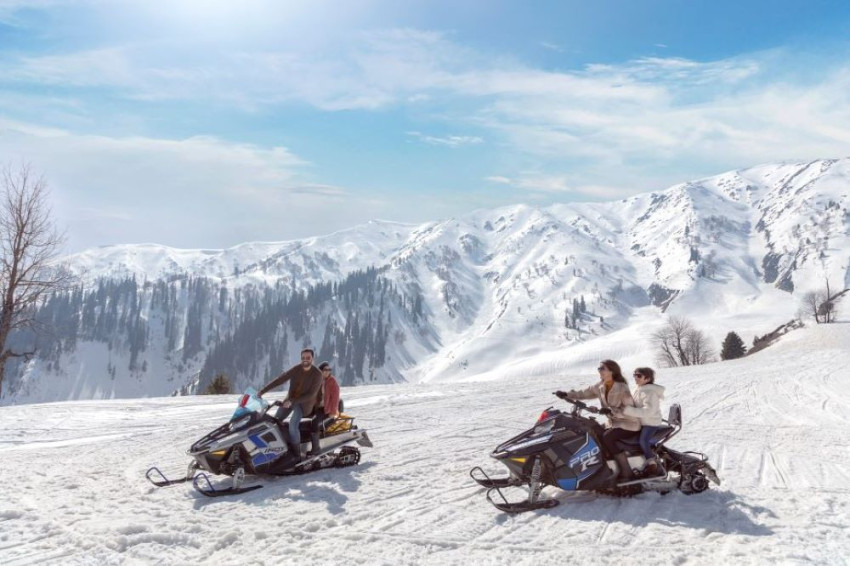 Beyond the Brochure: What to Know Before Booking a Kashmir Holiday Package