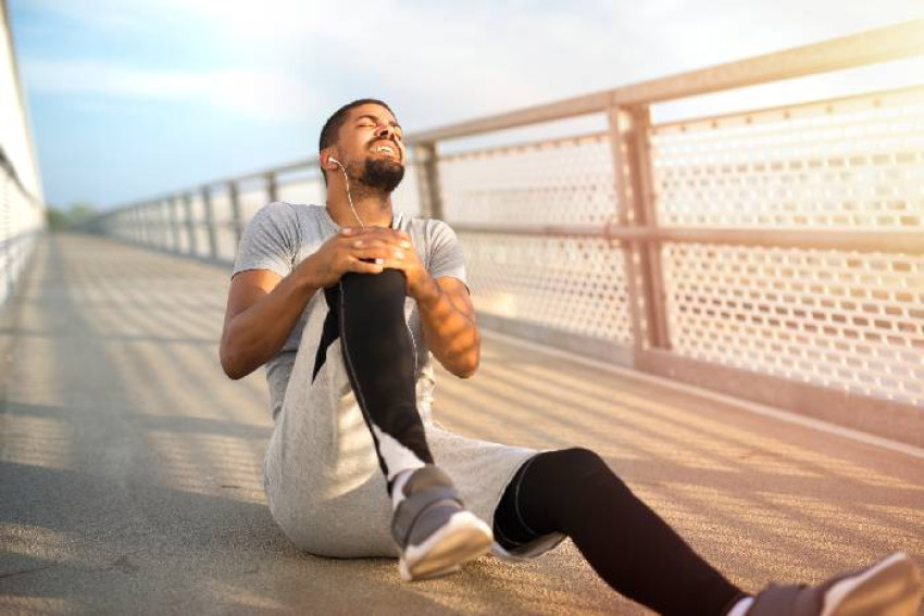 Revitalize at Home: Harnessing Physiotherapy Devices for Knee Pain Relief