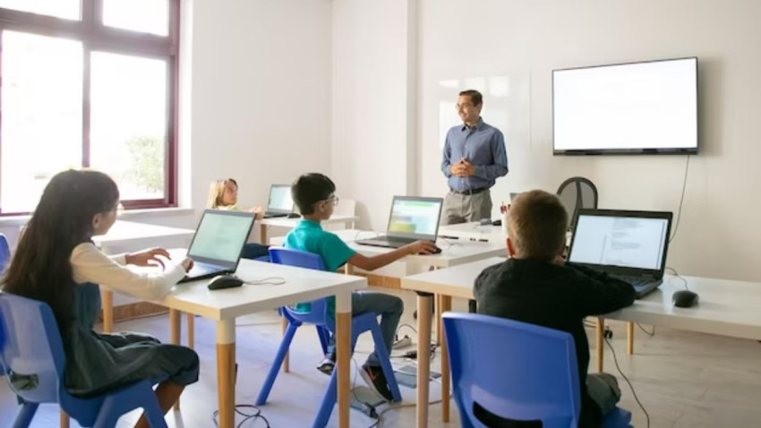 What is the role of a teacher in effective classroom management?