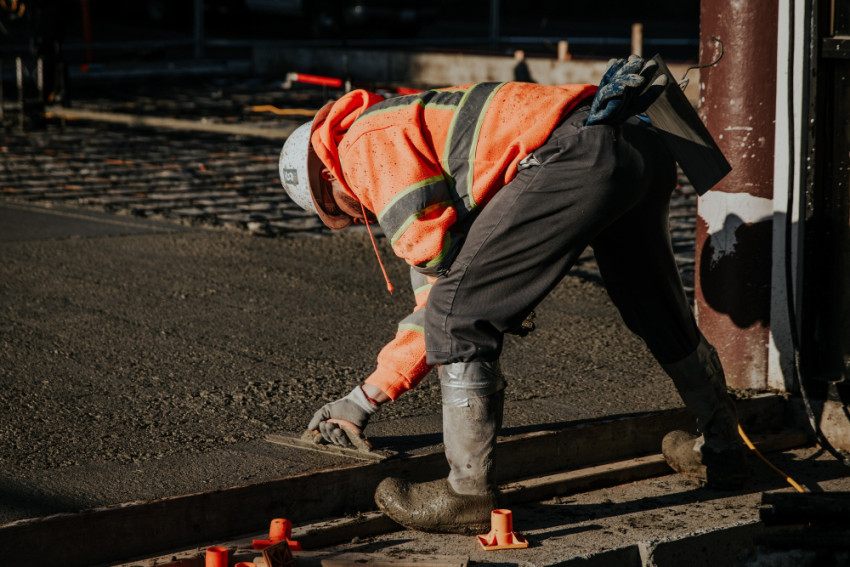 What to Check While Choosing Concrete Repair Services for Residential Properties