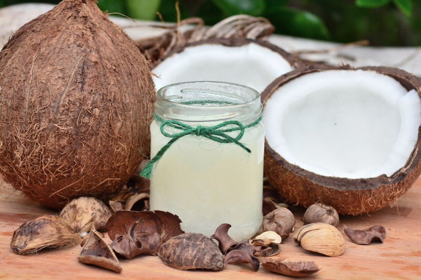 Almond Oil: Nature's Gift for Hydrated, Healthy Skin