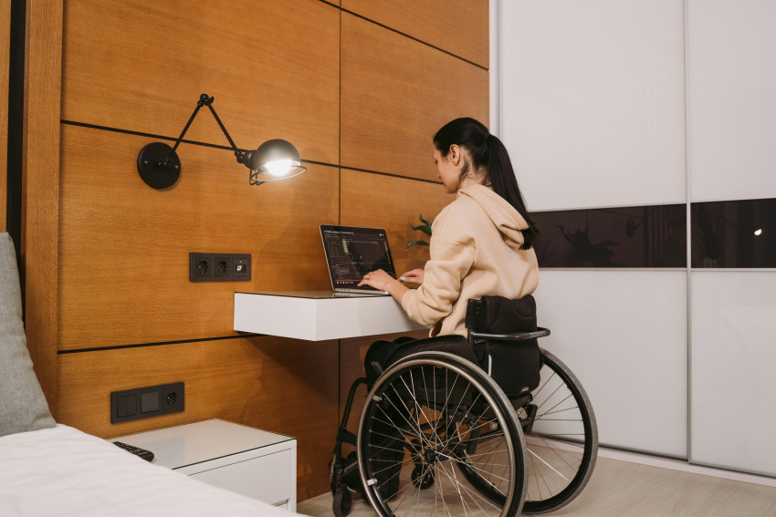 A Comprehensive Guide to Bed Transfer Equipment for Disabled Patients