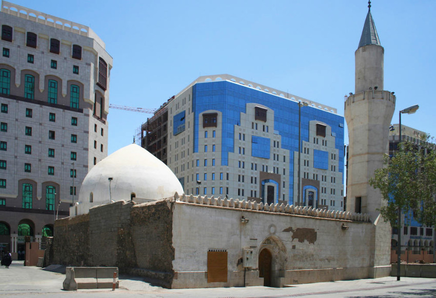 Explore KSA’s Epic Food Culture During Your Umrah Trip