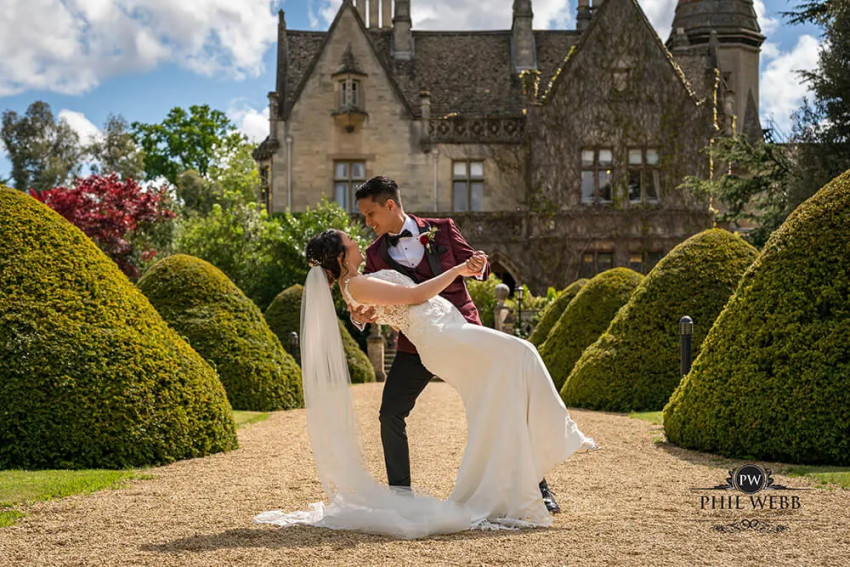 What Should You Know Before Hiring a Wedding Photographer?