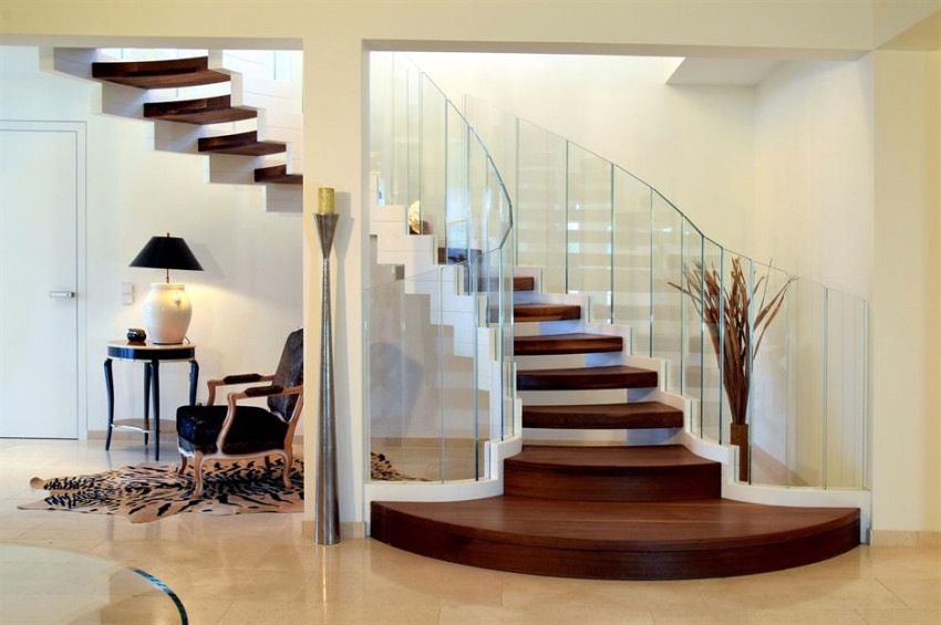 Transform Your Space with Stylish Glass Staircase Designs