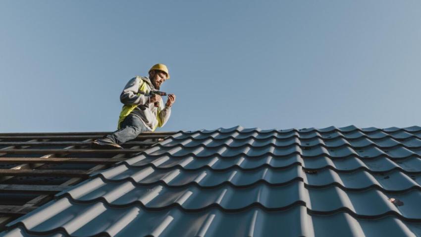 Common Challenges of Aging Roofs and How Roofing Services Address Them?