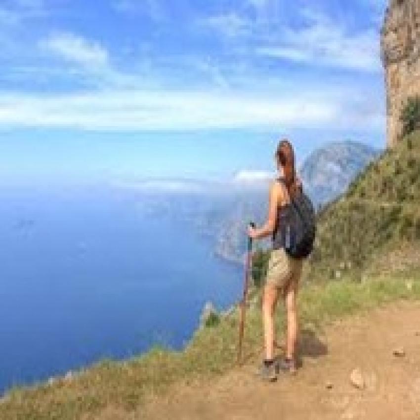 Best Walking Tours for Solo Explorers