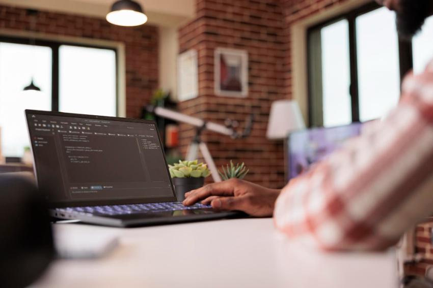 Why Joining a Local PHP Training Institute Is Better Than Online Courses