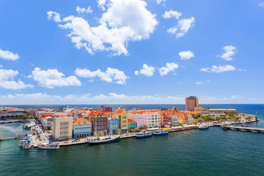 Curacao Flights Guide: Beaches, Sights & Cheap Airfare Tips!