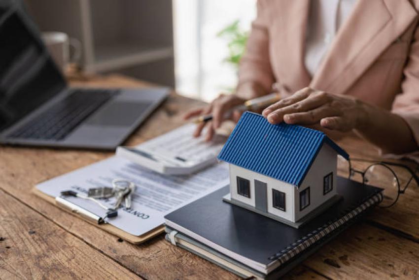 How Do Interest Rates Impact the Housing Market?