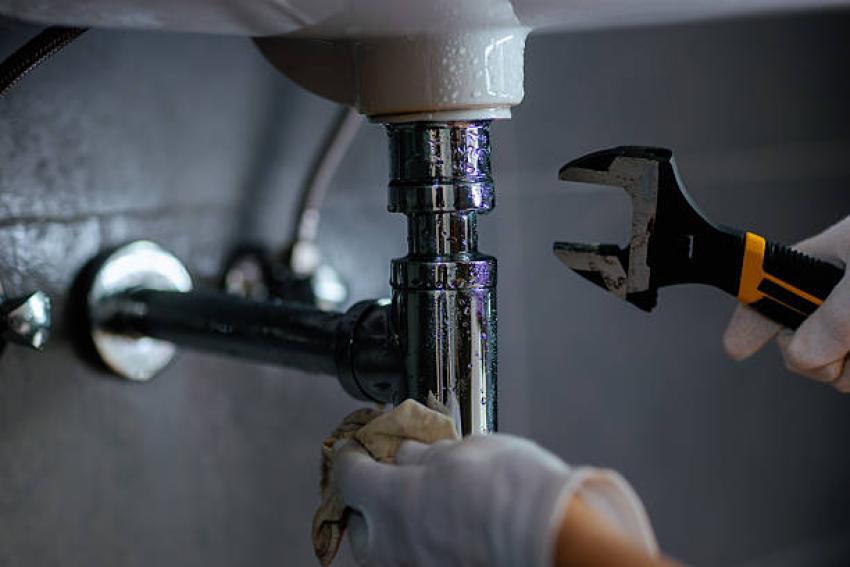 How Can Expert Plumbers Help You Prepare for Winter Plumbing Issues?