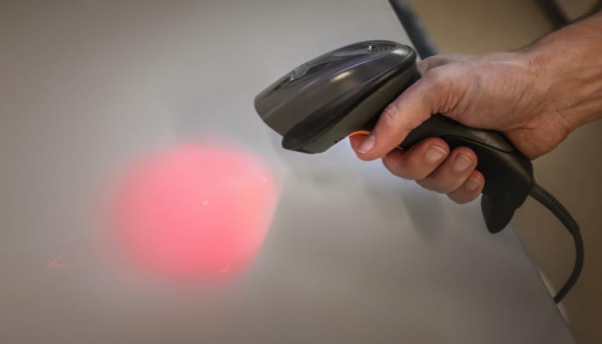Choosing Between Handheld and Fixed Bar Code Scanners for Your Business