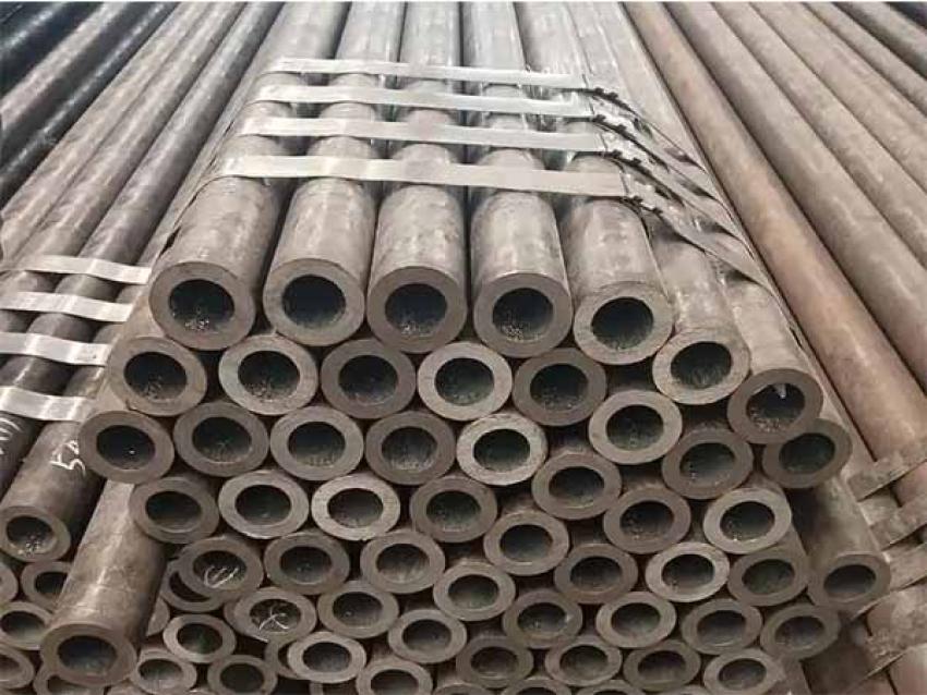 What is a high pressure seamless pipe