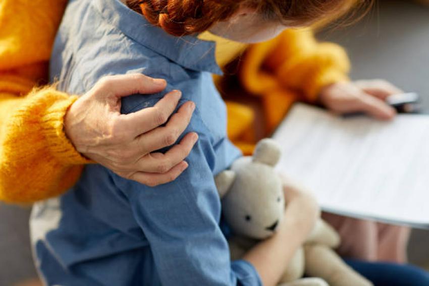 How Child Daycare Services Reduce Working Parent Stress