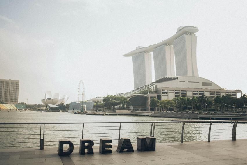 Most Romantic Experiences to Include in Your Singapore Honeymoon Package