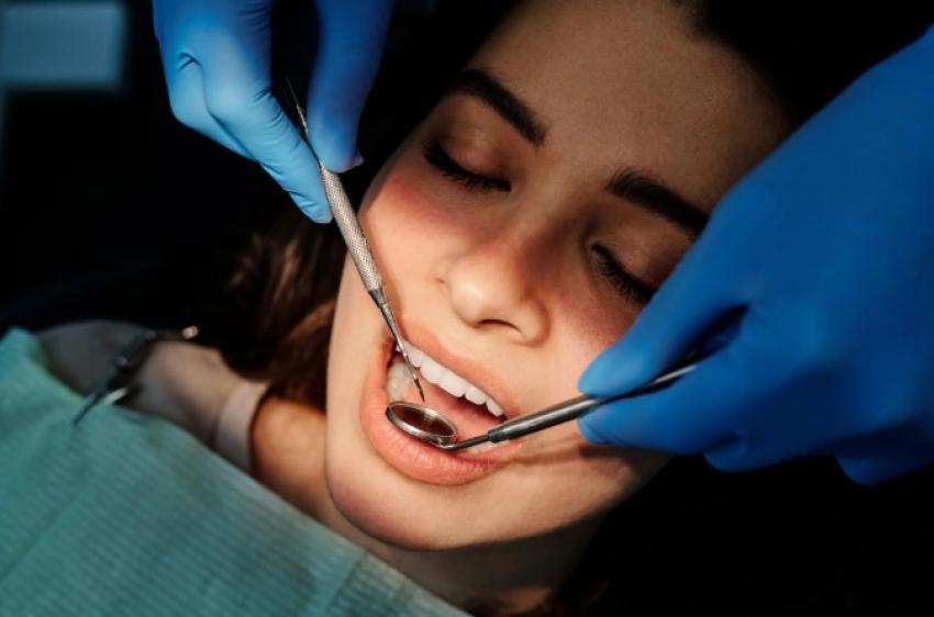 The Role of 3D Imaging and Guided Surgery in Precise Implant Placement