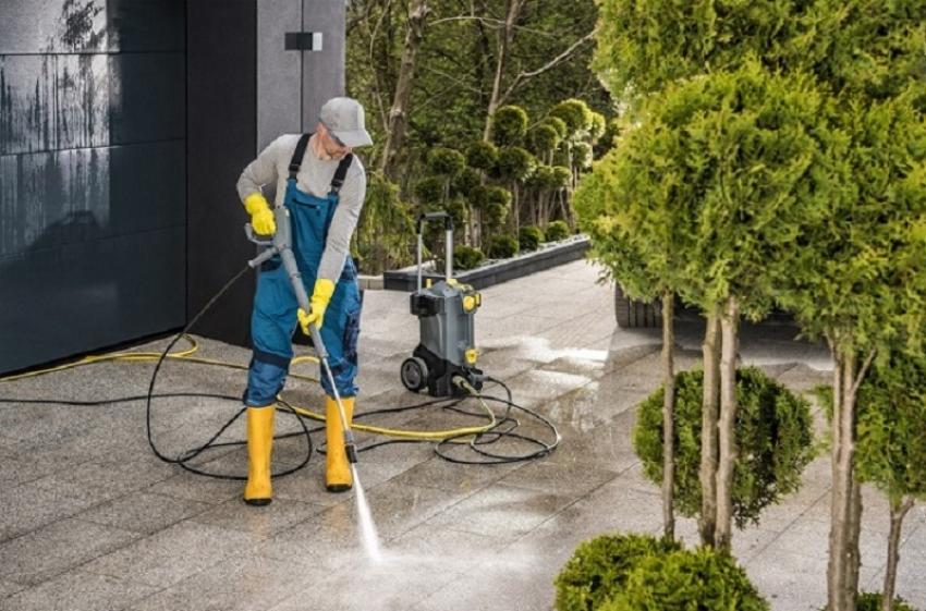 Exploring the Impact of Driveway Cleaning on Property Value