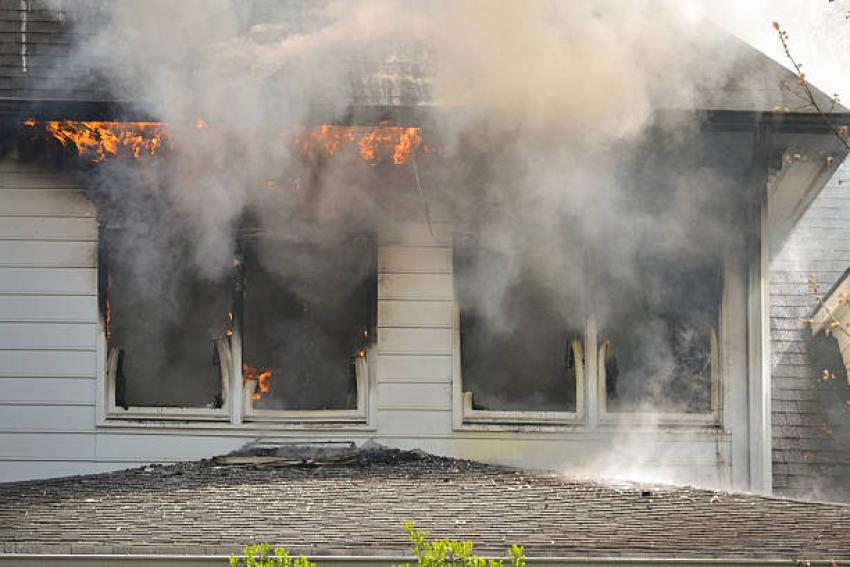 How Does Smoke Damage Restoration Improve Indoor Air Quality?