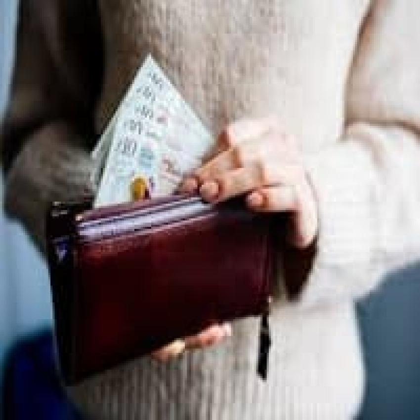 Is 55,000 GBP a Decent Salary to Live in Reading, UK for a Family of 3