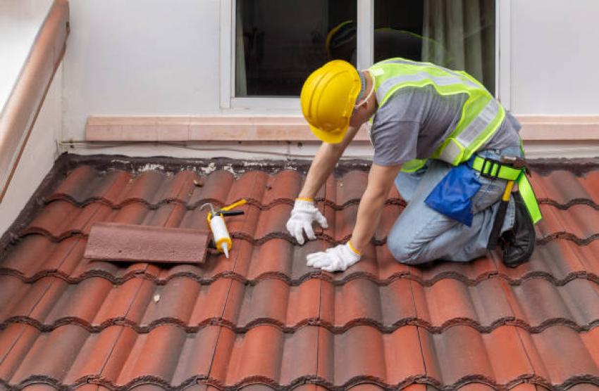 How A Tiling Contractor Handles Chipped Or Hollow Tiles