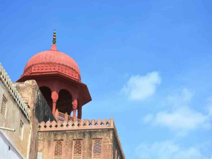 Affordable Udaipur Tour Packages with Lake View Stays