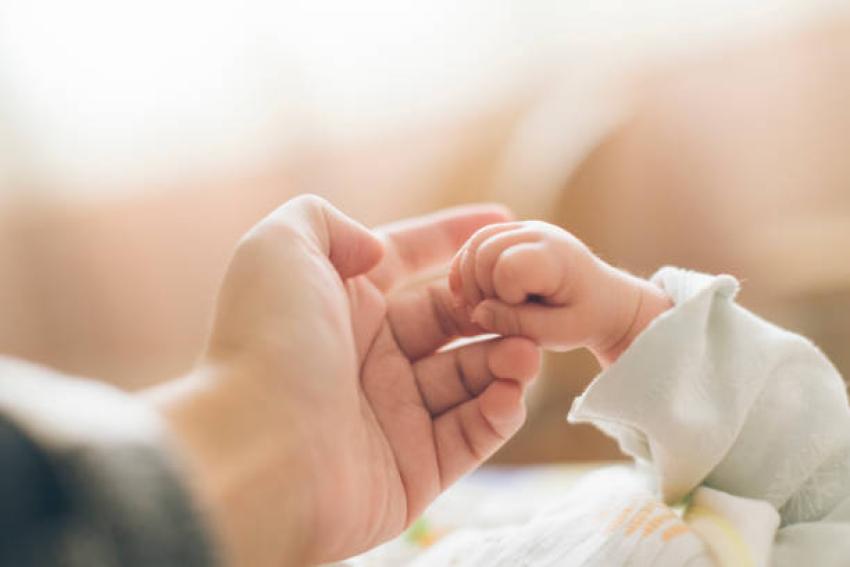 7 Newborn Child Care Hacks for Sleepless Parents
