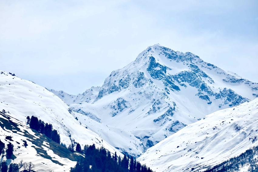 Luxury Manali Honeymoon Resorts: 5-Star Stay & Romantic Experience