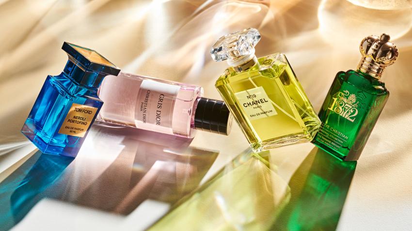 Seasonal Perfumes: Best Scents for Summer vs. Winter