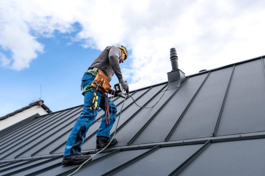Can Commercial Roofers Extend The Life Of An Aging Roof?