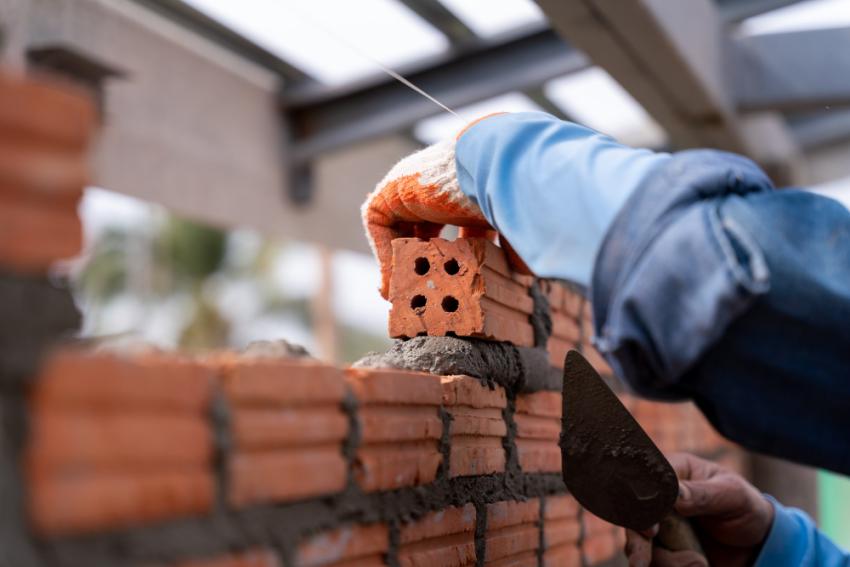 How Does a Masonry Restoration Company in Utah Revive Natural Stone Features