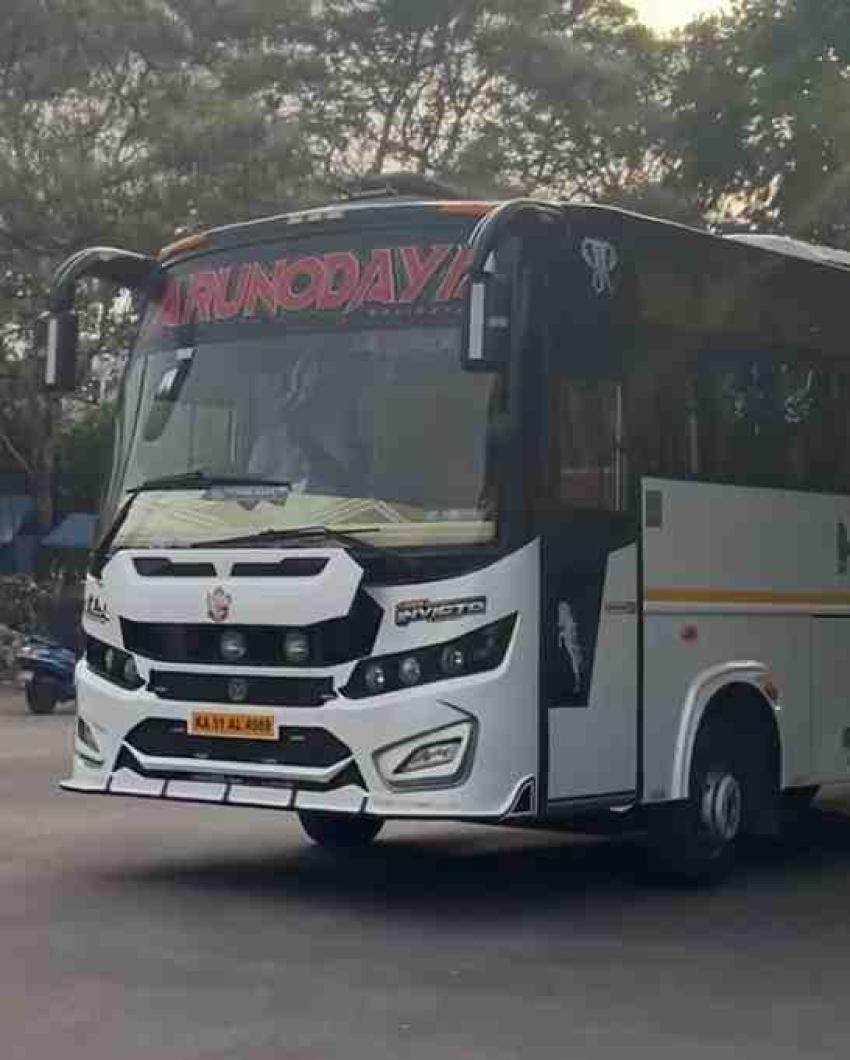Why Friends Prefer a 21 Seater Mini Bus for Road Trips